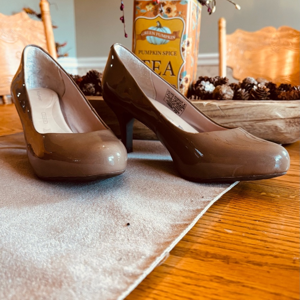Rockport Glossy Brown Women's Heels